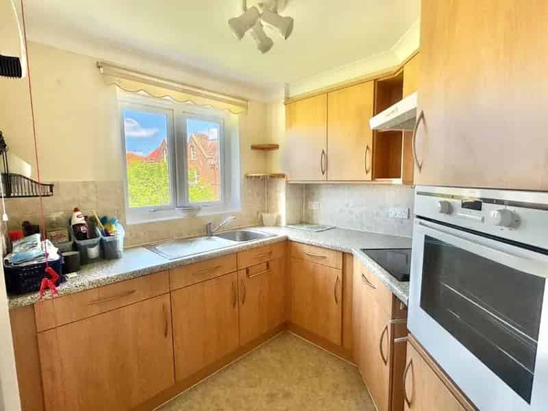 1 bedroom  Flat for sale, Folkestone, Kent, CT20
