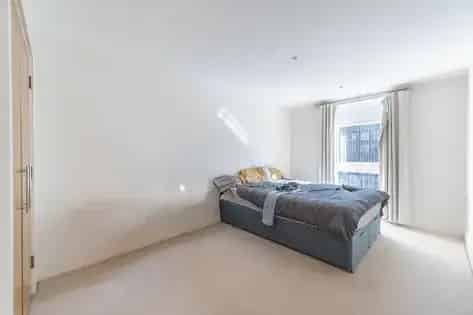 1 room flat of 73 m² in London