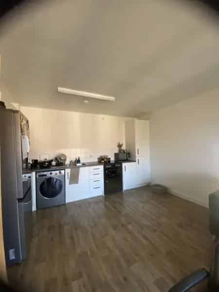 Spacious 1 Bedroom Flat Near City Central London