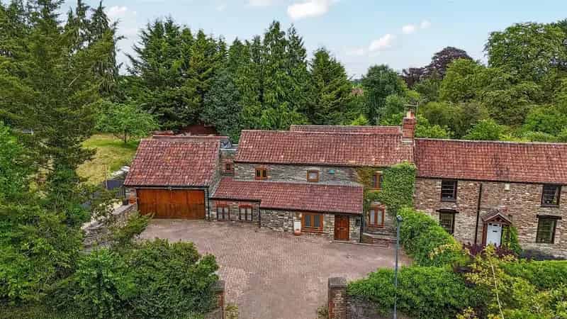 5 Bedroom Semi Detached House For Sale
