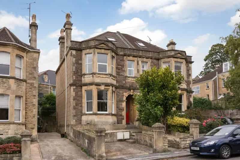 2 Bedroom Apartment to Rent