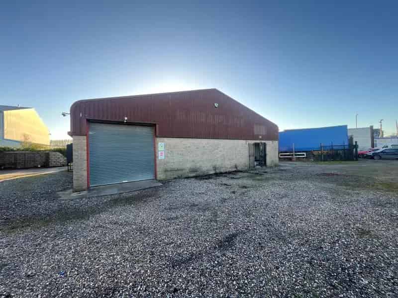 Industrial Building for Lease Steel Frame Ample Yard Space