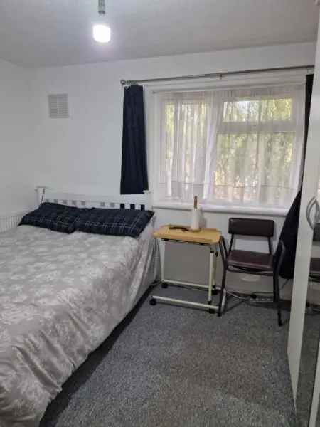 Flat For Rent in Brighton, England