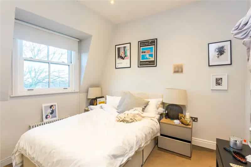 1 Bedroom Flat London - Period Conversion Near Transport