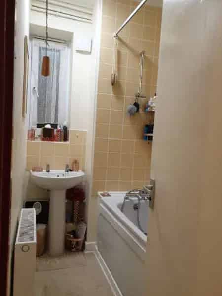 Spacious 2-Double Bedroom Flat Near Tulse Hill Station