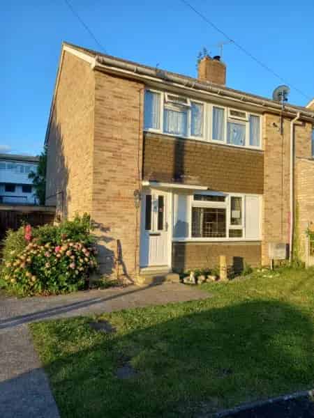 3 Bed Semi Detached House Near Schools and Playing Fields