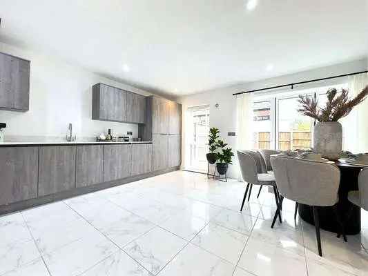 Stunning New 4-Bedroom Luxury Homes with Terraces