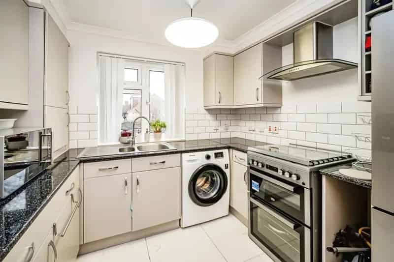 3 Bedroom Family Flat near Burnham Station