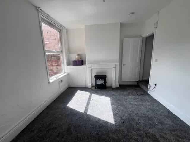 Two Bedroom Terrace House Stafford Town Centre M6 Junction 14