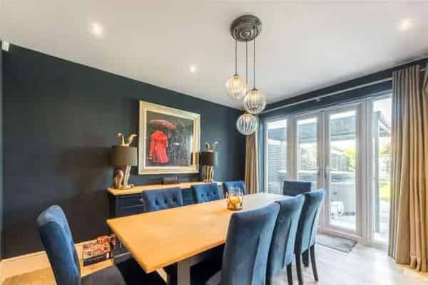 4 Bedroom Family Home with Landscaped Garden and Integral Garage