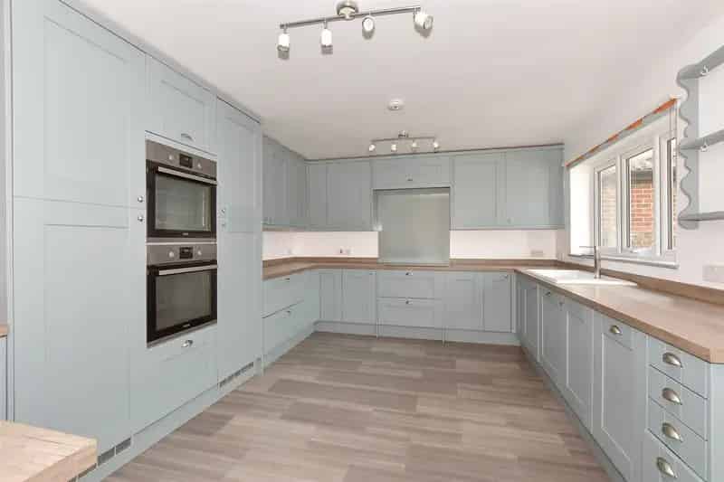 4 Bedroom Detached Bungalow for Sale in Bossingham