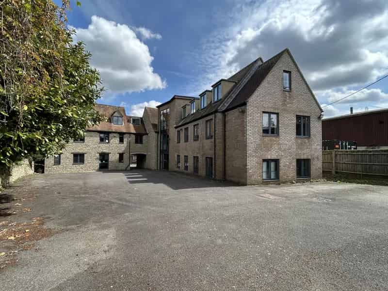 Freehold Offices Redevelopment Opportunity Oxford 5354 sq ft