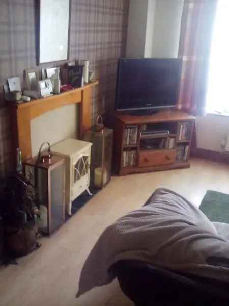 Flat For Rent in Arun, England