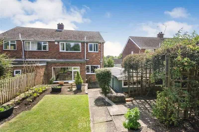 3 Bed Semi-Detached House for Sale Newbold Upon Avon
