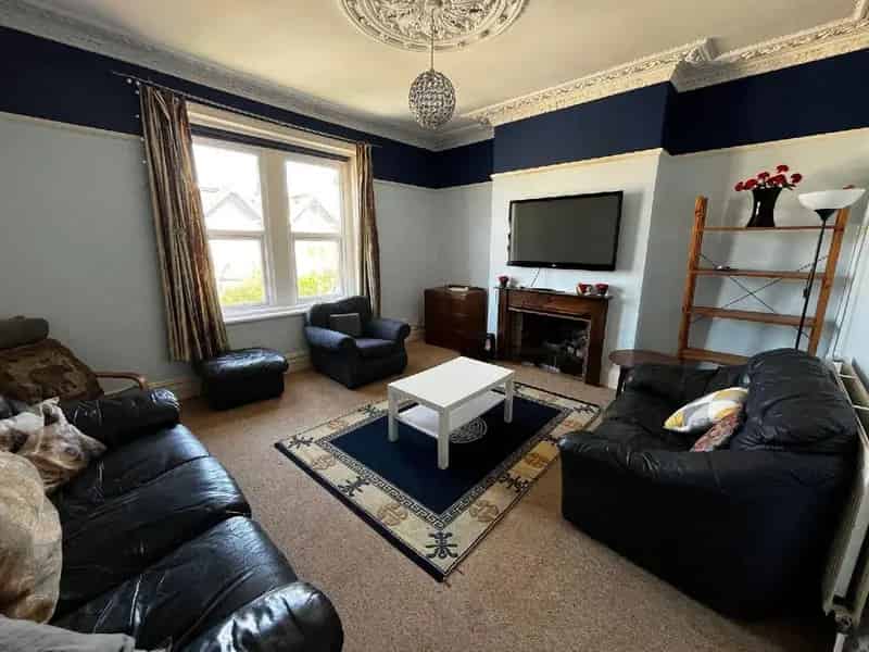 5 Double Bedroom Maisonette Near St Andrews Park