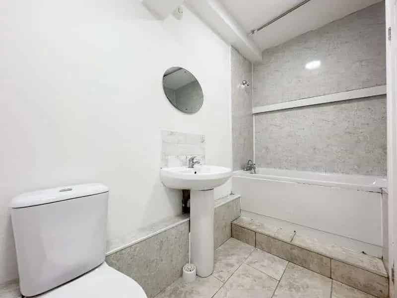2 Bed Flat for Sale Gillingham No Forward Chain