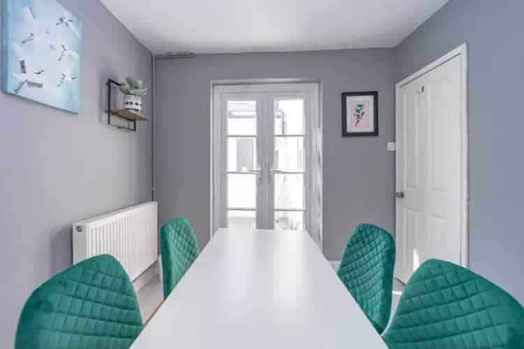 Four Bedroom House Near Brighton Station