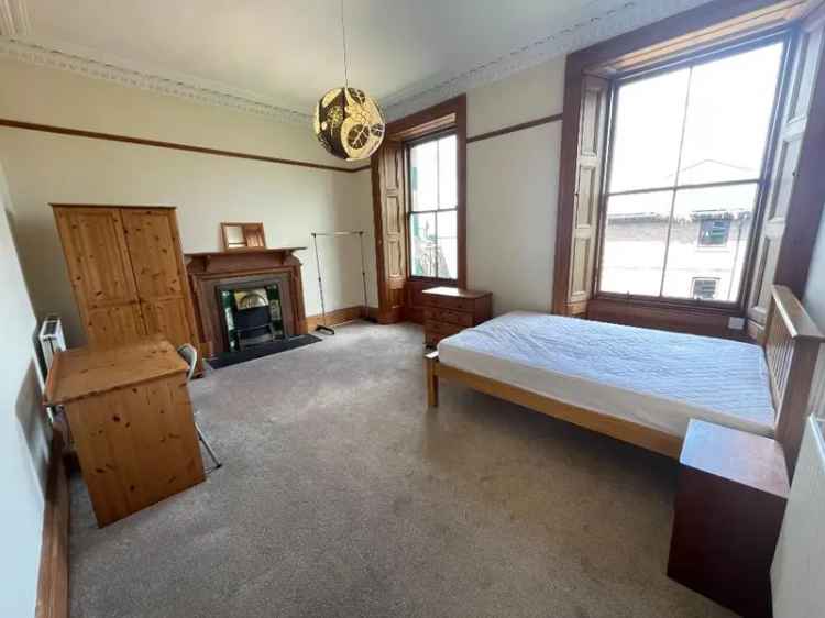 3 Bedroom Flat to Rent in Tollcross Edinburgh
