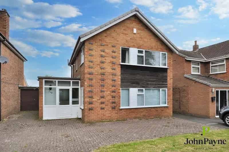 3 Bedroom Link Detached House for Sale Coventry
