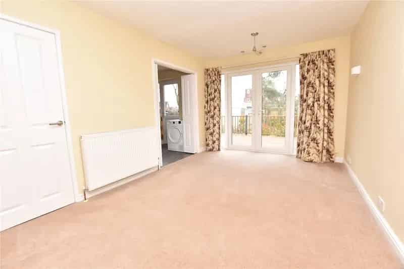 Spacious Semi-Detached Home in Scholes with Large Garden