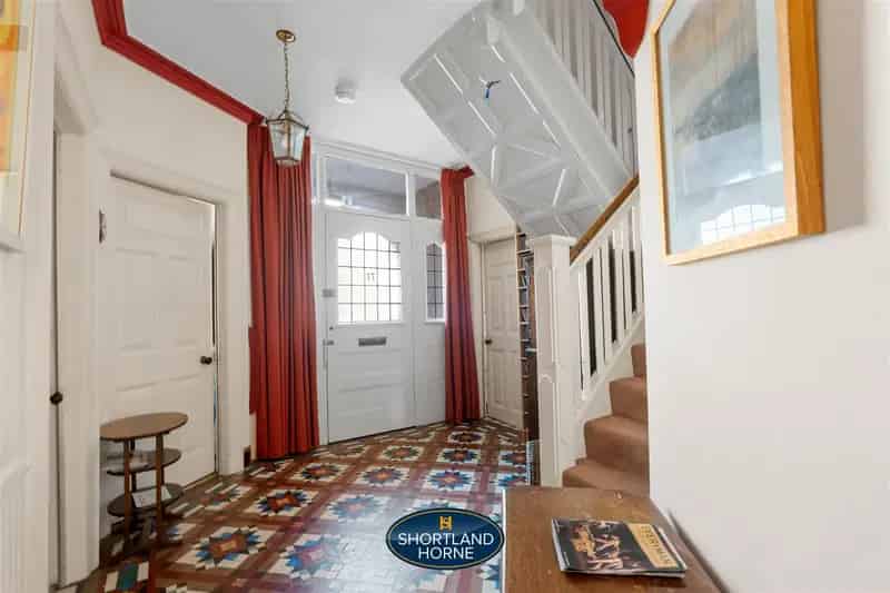 5 Bedroom Semi-Detached House for Rent