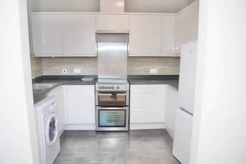 2 Bedroom Apartment House to Rent in Shooters Hill
