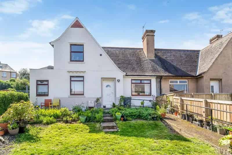 3 Bedroom End Terrace House for Sale