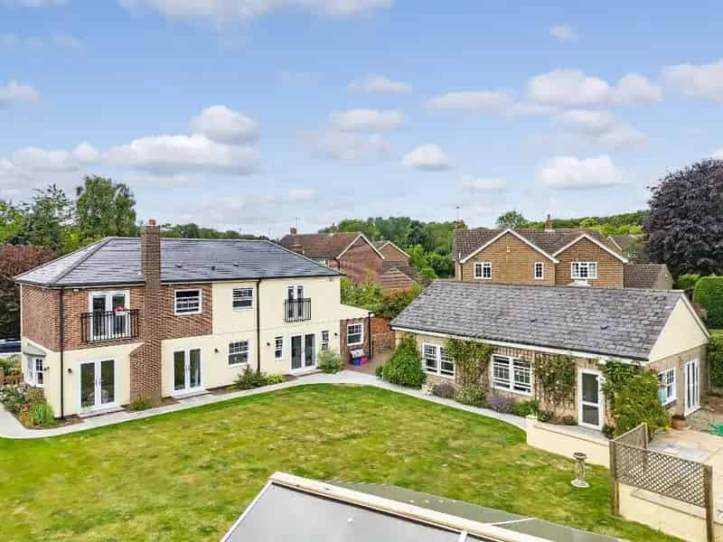 4 Bedroom Detached House with Annex and Pool for Sale