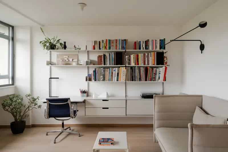 Keeling House Apartment for Sale: 2 Beds, City Views, Modern Interior