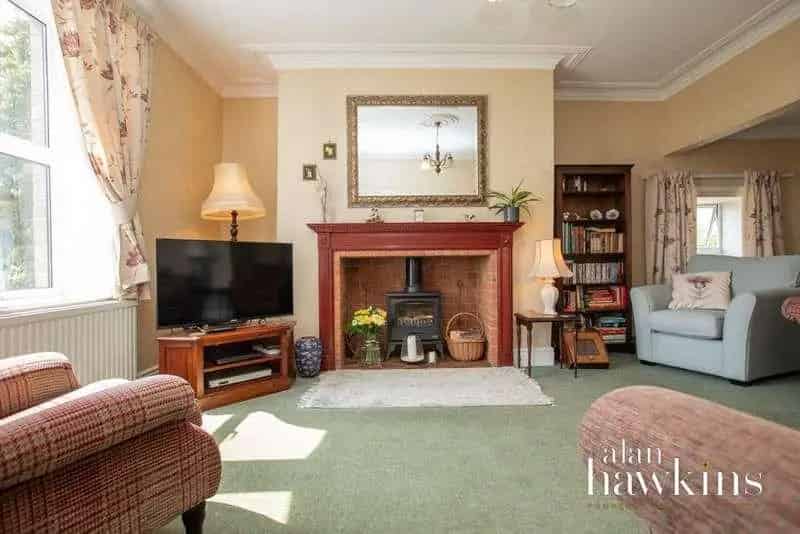 5 Bed Farmhouse with Stables and Paddocks