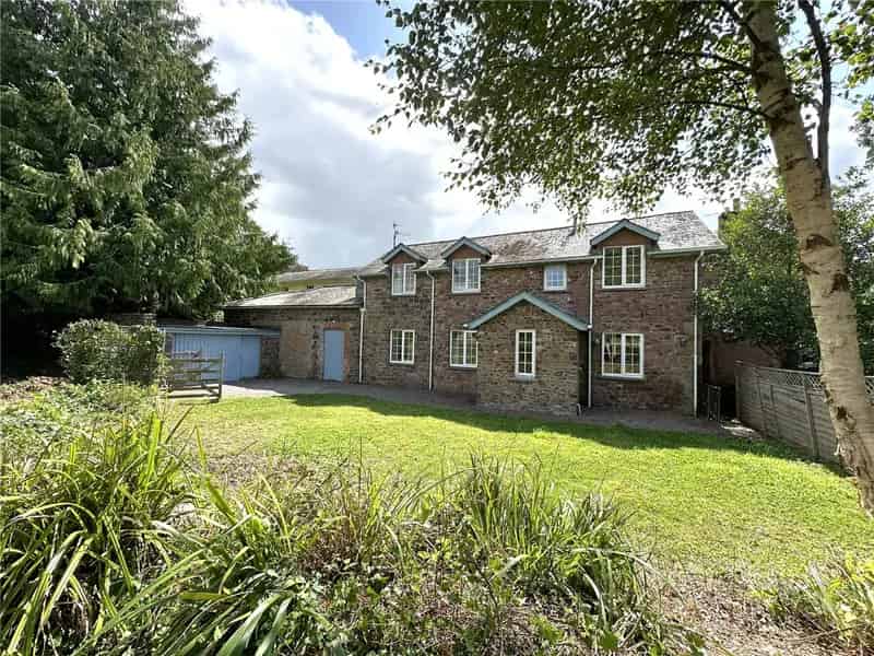 4 Bedroom Farmhouse to Rent in Rural Setting