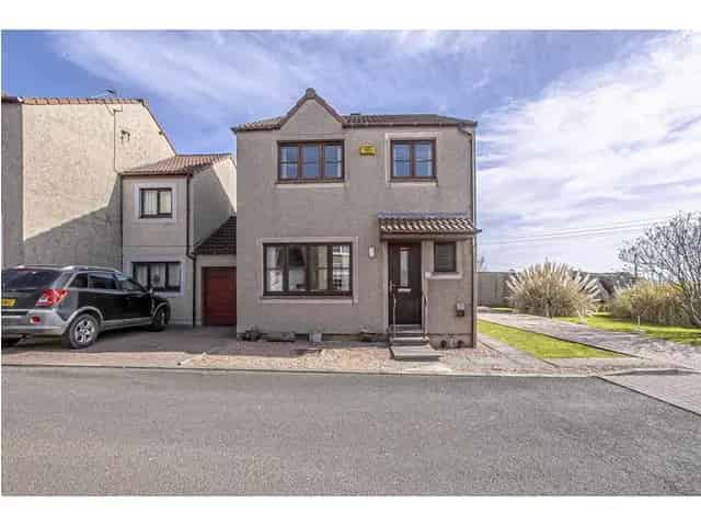 3 Bedroom Detached House for Sale in Cellardyke, Fife