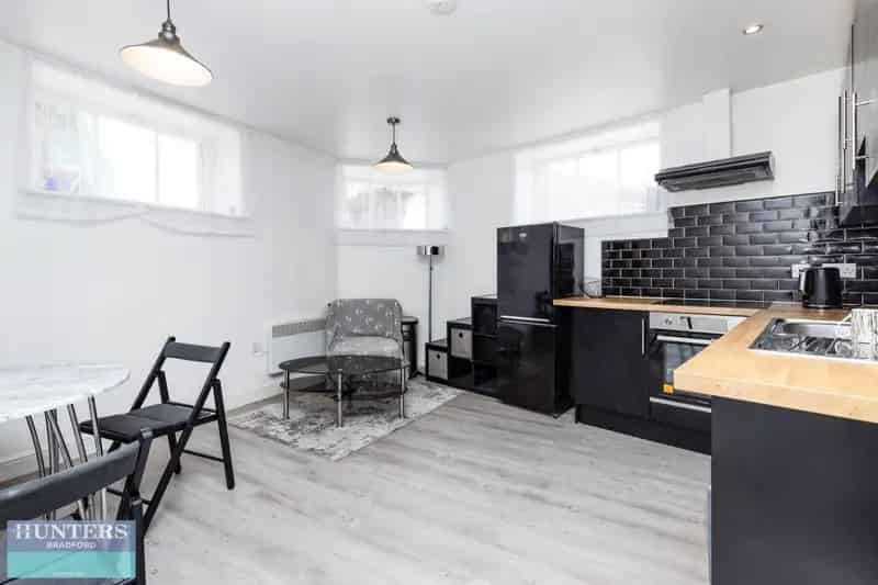 2 Bedroom Flat For Sale 516 SQ FT