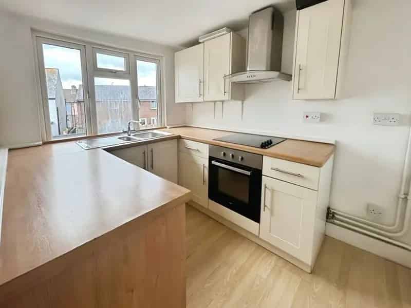 2 Bedroom Flat for Sale Rye East Sussex TN31 Chain Free Investment Opportunity
