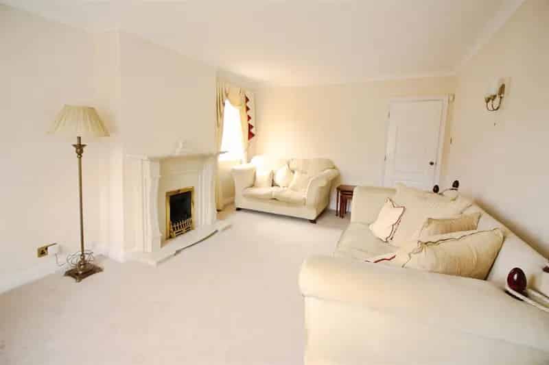 2 Bedroom Semi Detached Bungalow House to Rent