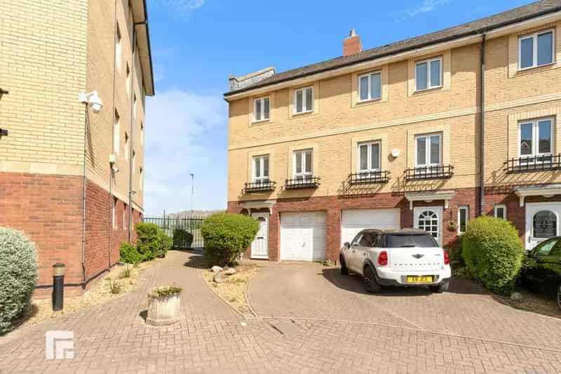 3 Bedroom Townhouse for Sale
