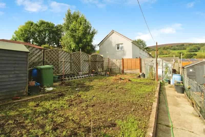 2 Bedroom Terraced House Near Pontnewydd and Cwmbran