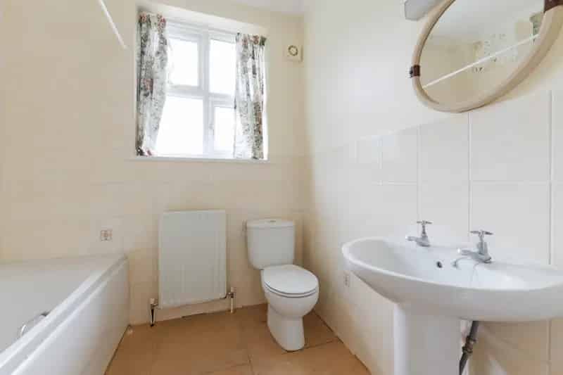 House For Sale , Firswood Avenue, Epsom and Ewell, England