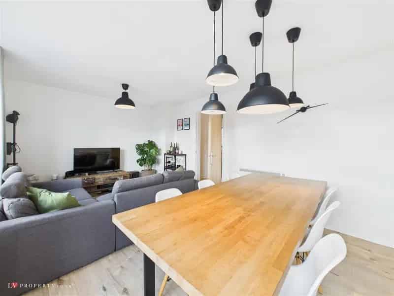 2 Bedroom Apartment House to Rent
