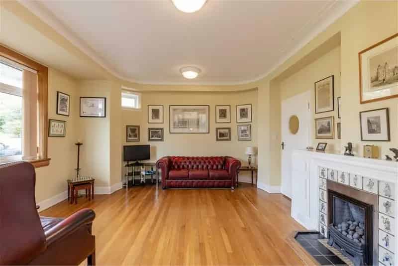 3 Bed Flat Ground Floor with 2 Reception Rooms Modern Kitchen Garage Roof Terrace