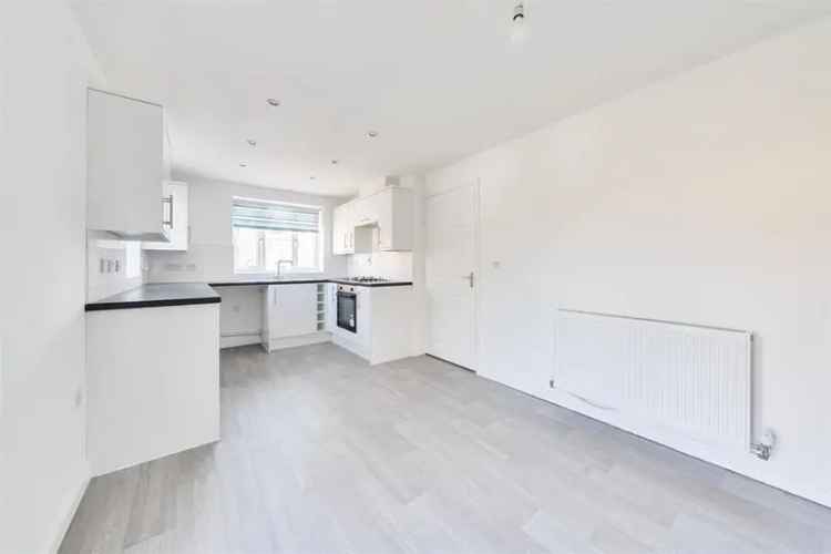 5 Bedroom Detached House for Sale in Woodlands Park Bedford