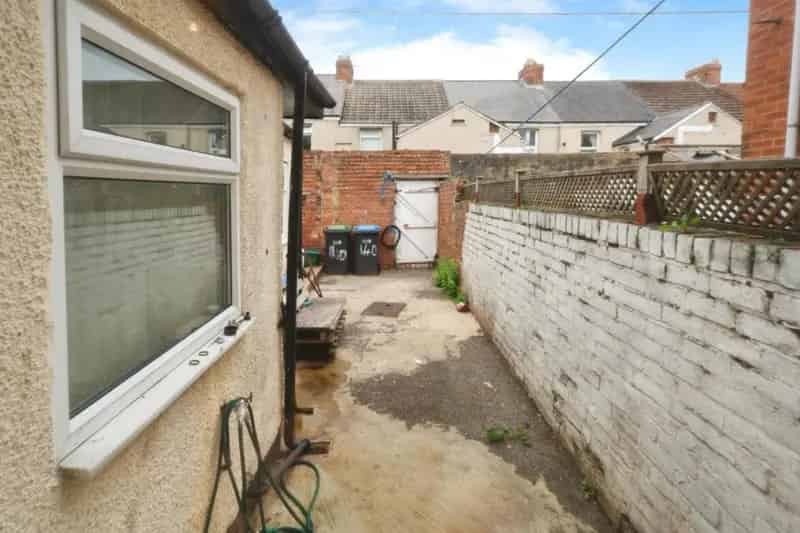 2 Bed Terraced House For Sale Near Amenities
