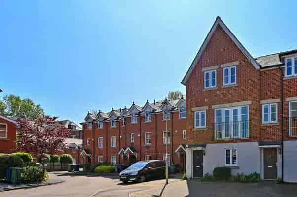 4 Bedroom End Townhouse Oxford OX2