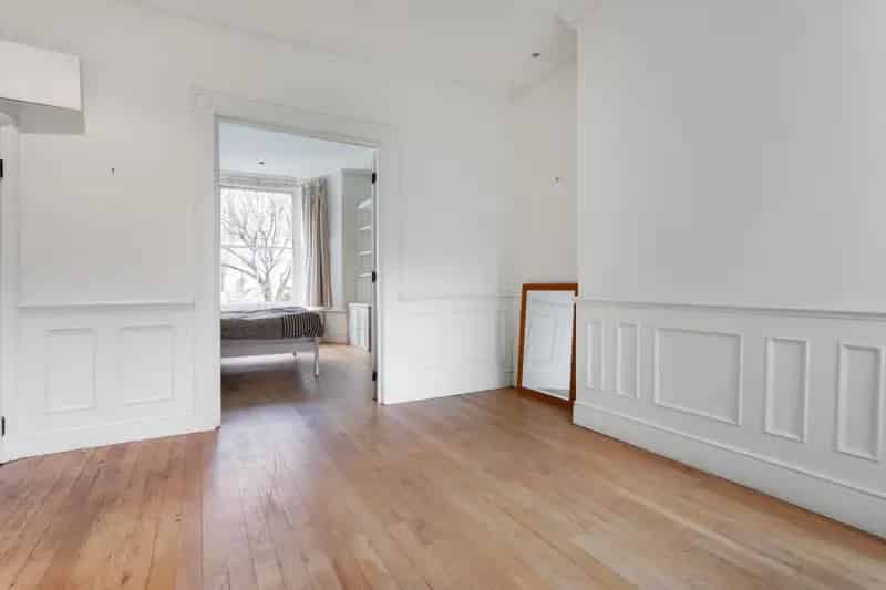 1 Bedroom Flat Aldebert Terrace Garden Balcony Furnished