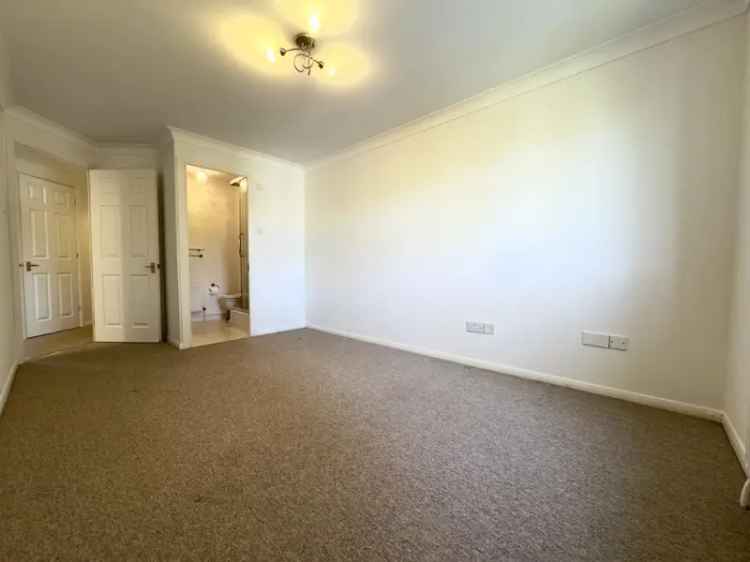 2 Bedroom Apartment with Garage and Balcony