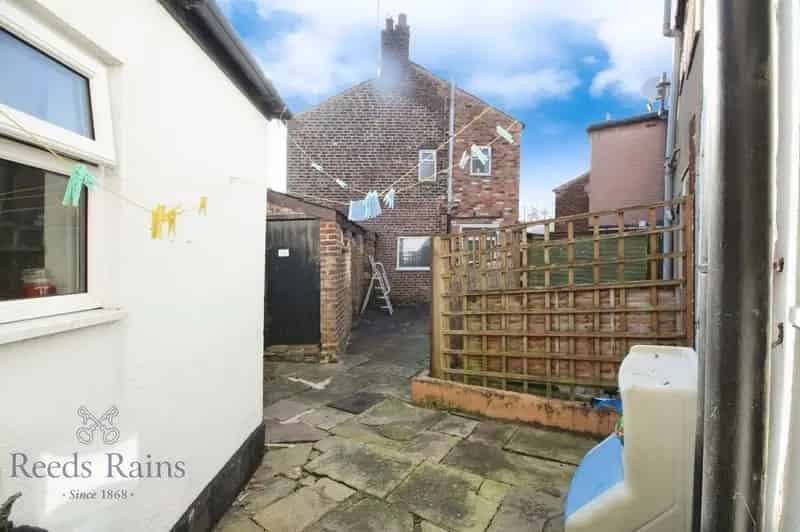 2 Bedroom End Terrace House Macclesfield SK10