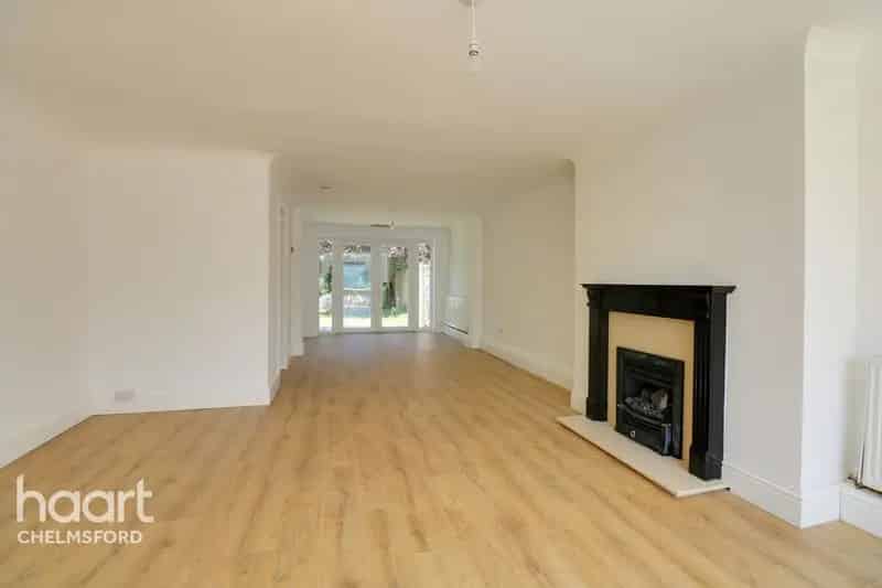 3 Bedroom Link Detached House for Sale in Broomfield Chelmsford