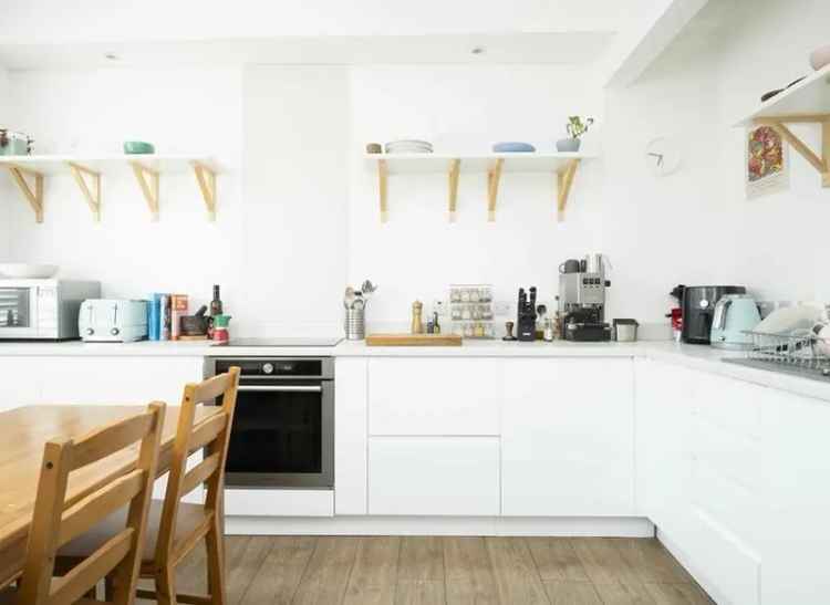 Three Double Bedroom Flat Clapton Victorian Conversion Near Overground