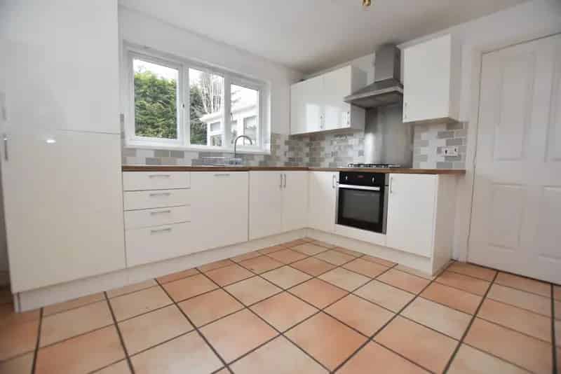 4 Bedroom Detached House To Let Hasland
