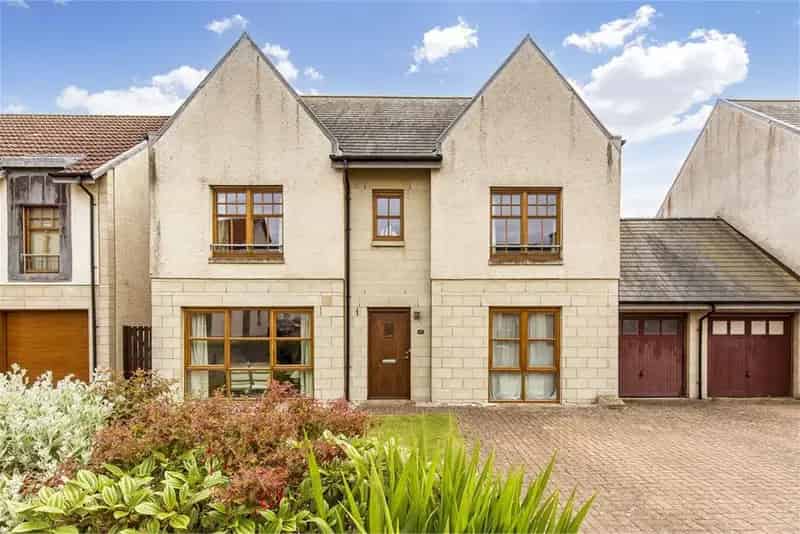 5 Bed House Crail - Family Home with 2 Reception Rooms and Garage